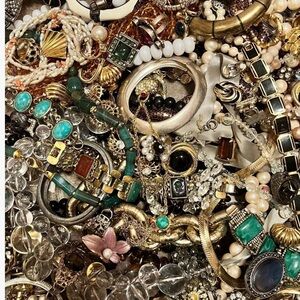 1 Pound Unsorted Vintage & Modern Jewelry Craft Broken Lot Treasure Hunt